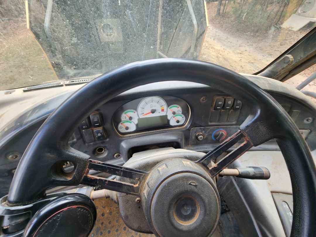 2012 CATERPILLAR 725 - Image 23